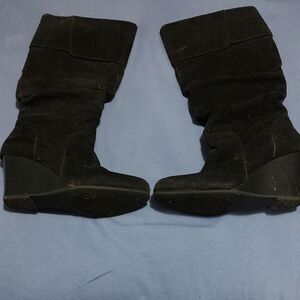 Elegant Black Heeled Boots for Women